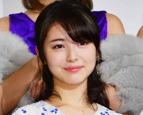 浜辺美波、初主演作の感想は「エゴサーチする」 スパガ浅川梨奈・エビ中廣田あいからと“パイ投げ”サプライズも