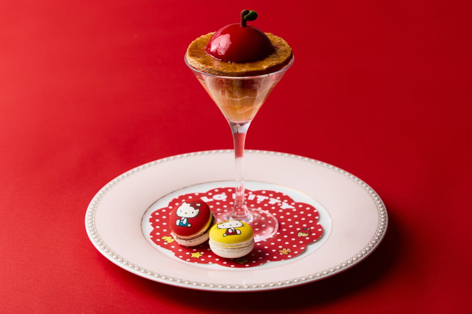 京都でサンリオコラボのスイーツビュッフェ、“70年代風”ハローキティ&ミミィのパッチワークケーキなど