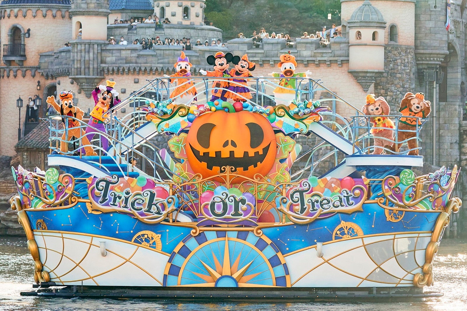 東京ディズニーシー「ディズニー・ハロウィーン」（C）Disney