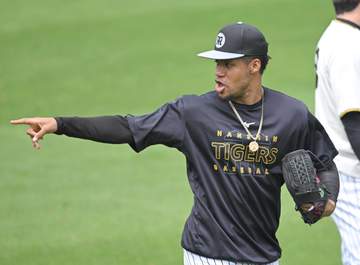 阪神 モレッタと門別が1軍に合流
