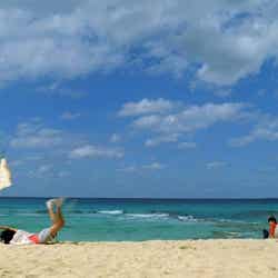 能年玲奈/「カルピスウォーター」新CM「恋の宣誓 春」編より