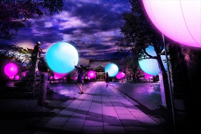 浮遊する、呼応する球体 - 大村神社／Floating, Resonating Spheres - Omura Shrine／画像提供：チームラボ