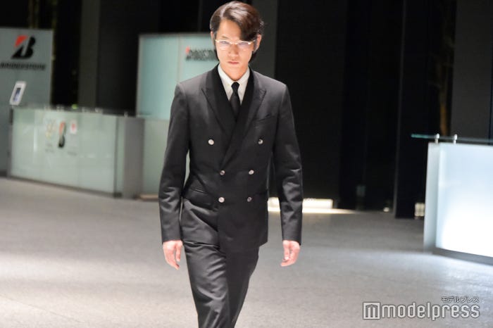 綾野剛(C)モデルプレス