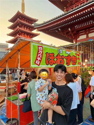 小島よしお、息子とのお祭り満喫ショットに反響「絶対いいお父さんやん」「めちゃくちゃイクメン」