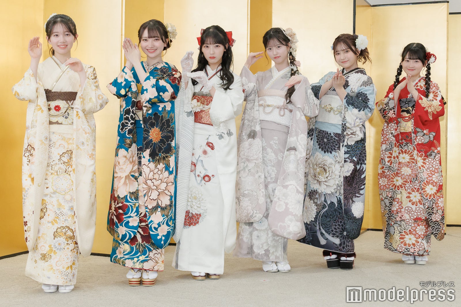 正鋳真優、山崎空、佐藤綺星、八木愛月、鈴木くるみ、布袋百椛（C）モデルプレス
