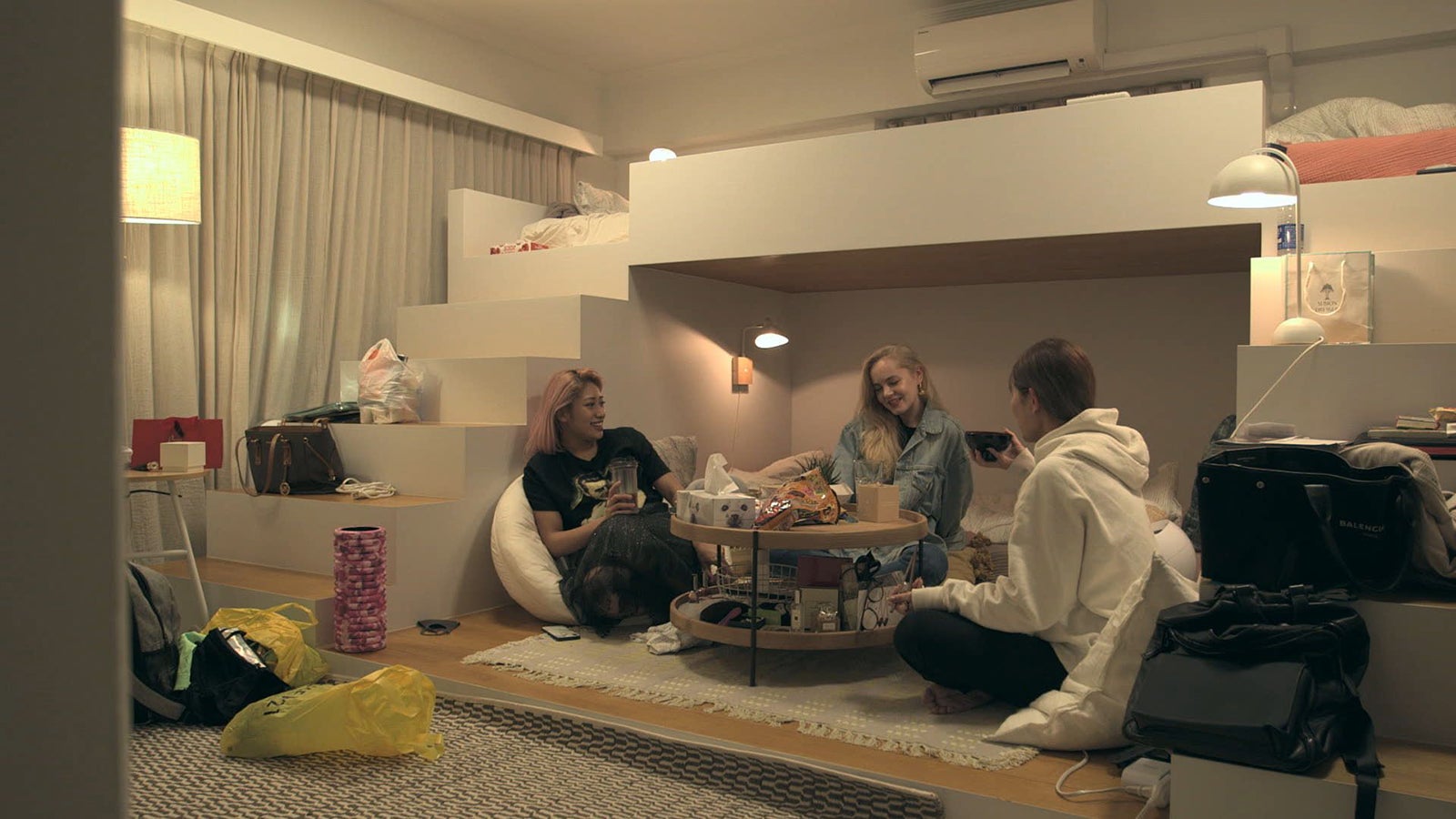 花、ビビ、愛華「TERRACE HOUSE TOKYO 2019-2020」26th WEEK（C）フジテレビ／イースト・エンタテインメント