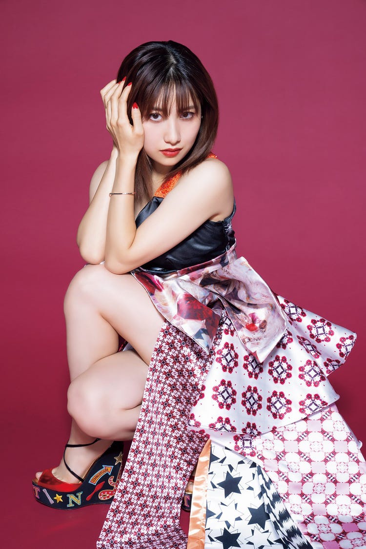 画像4 4 モー娘 21佐藤優樹 美背中を披露 卒業発表後に撮り下ろした2ndフォトブック表紙 カット公開 モデルプレス