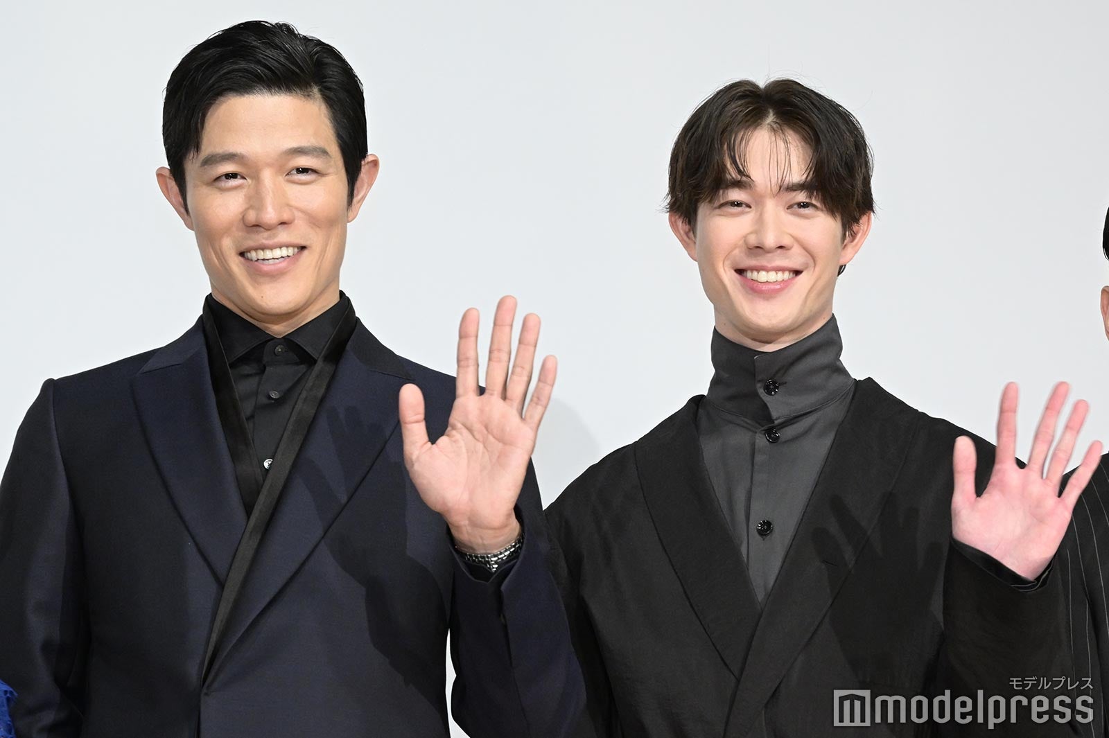 鈴木亮平、宮沢氷魚 （C）モデルプレス