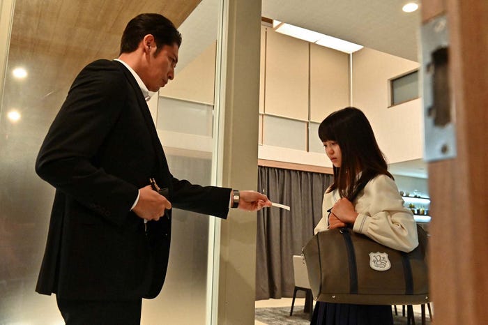 玉木宏、大島美優 「マイファミリー」最終話より(C)TBS