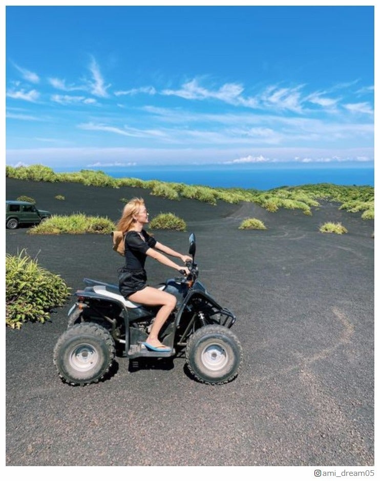 Dream Ami、美ボディ披露の水着姿 夫・元テラハ半さんとの夏の思い出公開