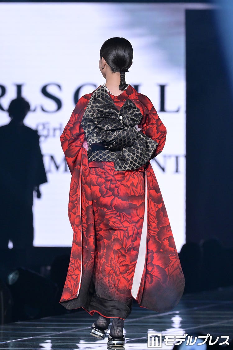 画像2 17 横浜流星 清原果耶 Tgc サプライズ出演で会場どよめき 和装で水墨画の生パフォーマンス 全ての魂を込めて Tgc 22 A W モデルプレス