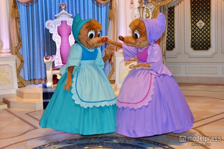 「シンデレラのプリンセス・ウェルカム」（左）スージー（右）パーラー