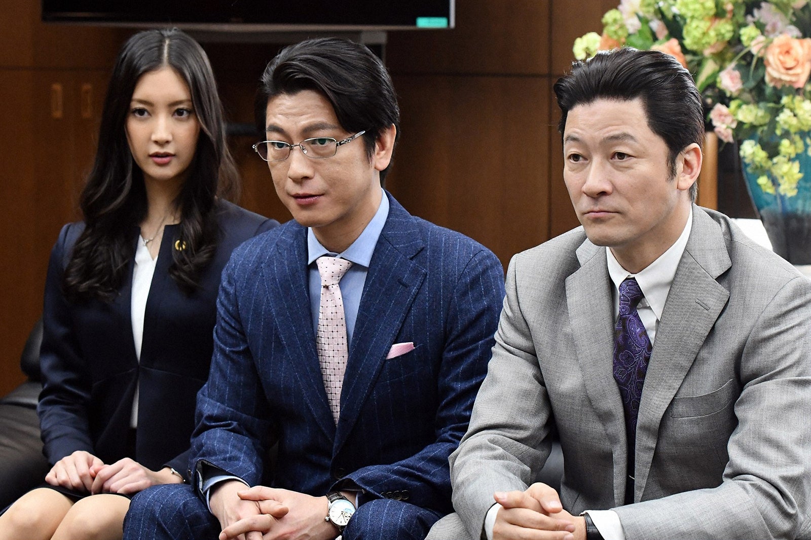 左から：菜々緒、及川光博、浅野忠信「A LIFE～愛しき人～」第4話より（C）TBS