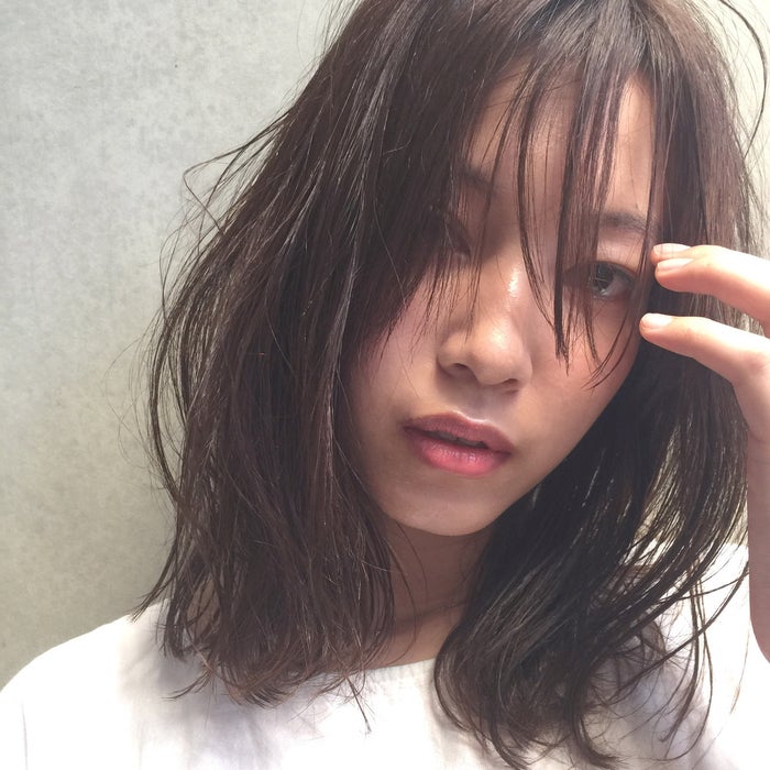 おしゃれ女子がこぞって注目 チークバング ミディアムヘア10選 モデルプレス