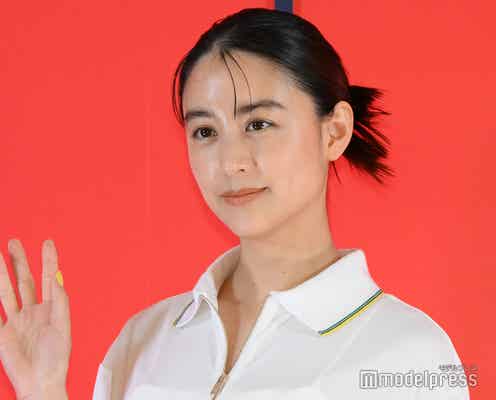 山本美月、美背中ざっくりドレス姿披露「スタイル抜群」「フェイスラインも綺麗」の声