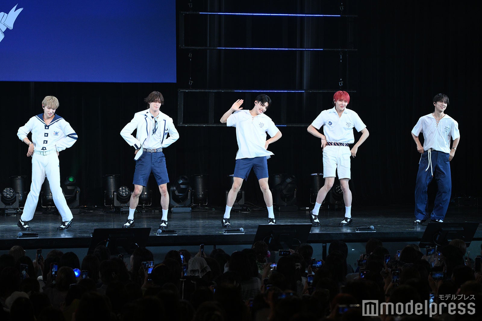 高速ダンスにチャレンジするHARUA（ハルア）、K（ケイ）、MAKI（マキ）、NICHOLAS（ニコラス）、TAKI（タキ）／&TEAM （C）モデルプレス