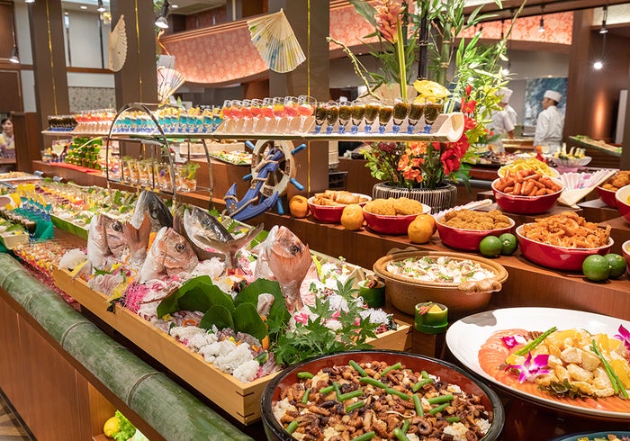 夕食バイキング/画像提供:大江戸温泉物語ホテルズ&リゾーツ