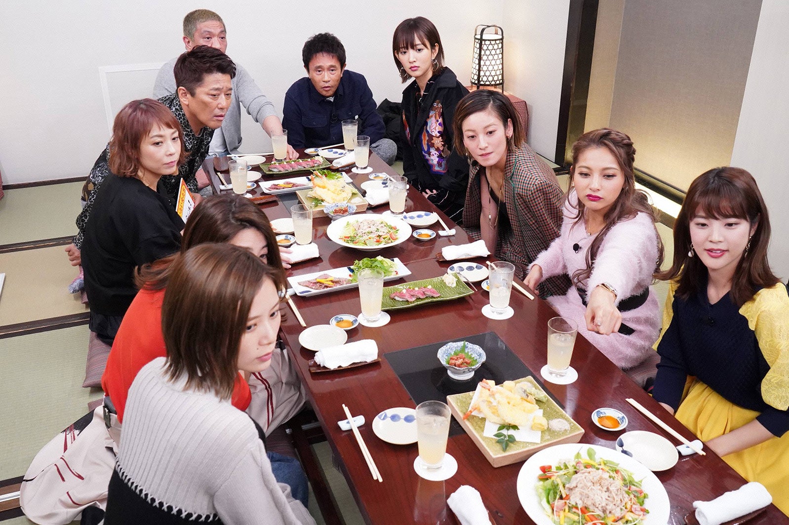 左から）朝日奈央、木嶋真優、佐藤仁美、坂上忍、松本人志、浜田雅功、夏菜、西山茉希、ゆきぽよ、久代萌美（フジテレビアナウンサー） （C）フジテレビ