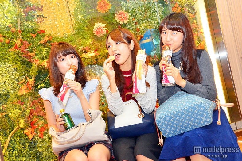 女性でも一口でこぼさず食べることができる