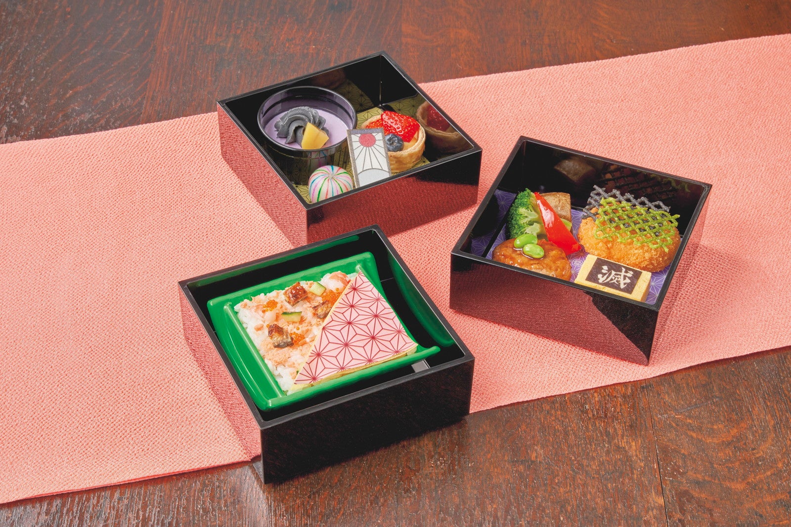 「炭治郎」「禰󠄀豆子」「玄弥」御子様御膳／画像提供：ユニバーサル・スタジオ・ジャパン