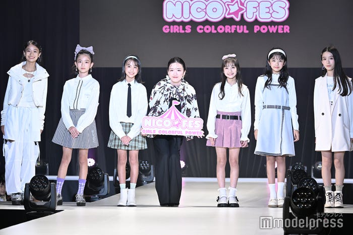 (左から)かのん、井上美聖、土井愛理咲、永野芽郁、井口美怜、安藤実桜、藤中璃子(C)モデルプレス