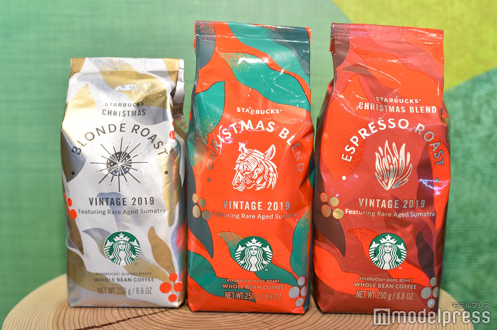 （左から）「スターバックス クリスマス ブレンド」、「スターバックス クリスマス ブレンド エスプレッソ ロースト」、「スターバックス クリスマス ブロンド　ロースト」（C）モデルプレス