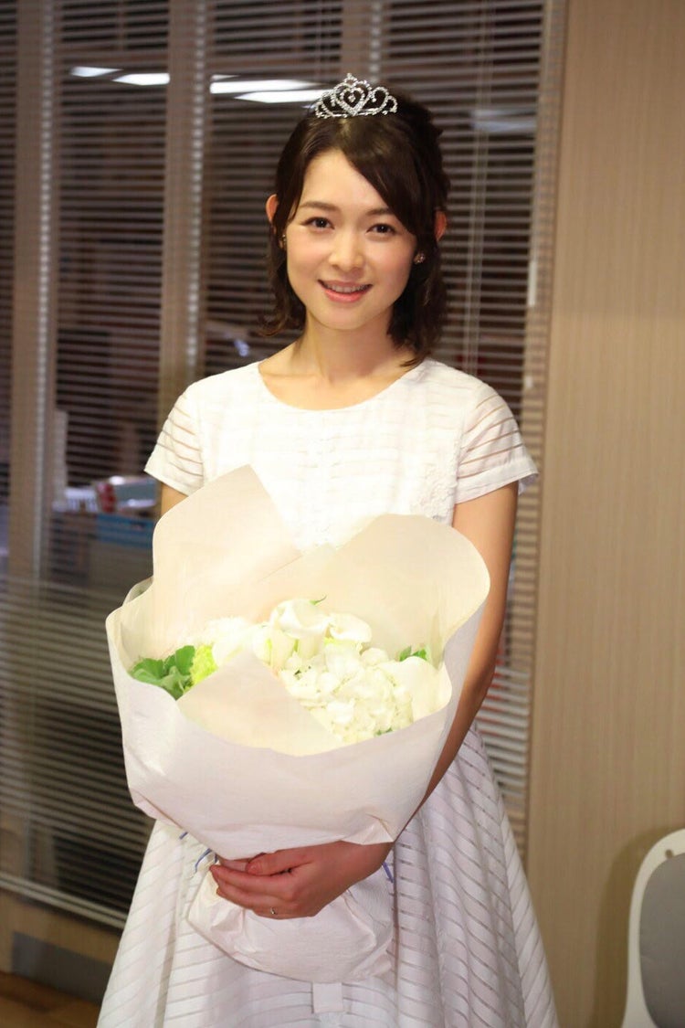 画像1 7 藤澤恵麻 婚約を発表 ドラマ現場でサプライズ祝福も コメント全文 モデルプレス