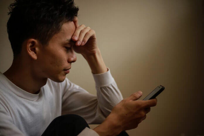 好きな人にLINEやメールで振られる夢