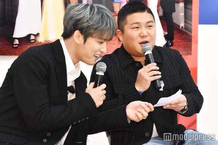 (左から)ジェジュン、チョ・セホ (C)モデルプレス