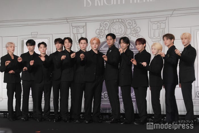 SEVENTEEN/(左から)HOSHI(ホシ)、JUN(ジュン)、DINO(ディノ)、THE 8(ディエイト)、WONWOO(ウォヌ)、VERNON(バーノン)、S.COUPS(エスクプス)、MINGYU(ミンギュ)、JEONGHAN(ジョンハン)、SEUNGKWAN(スングァン)、WOOZI(ウジ)、JOSHUA(ジョシュア)、DK(ドギョム)(C)モデルプレス