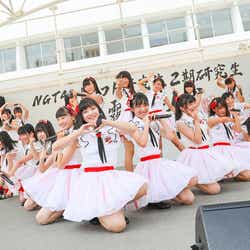 モデルプレス - NGT48、研究生21名がお披露目ライブ 感極まるメンバーも<セットリスト>
