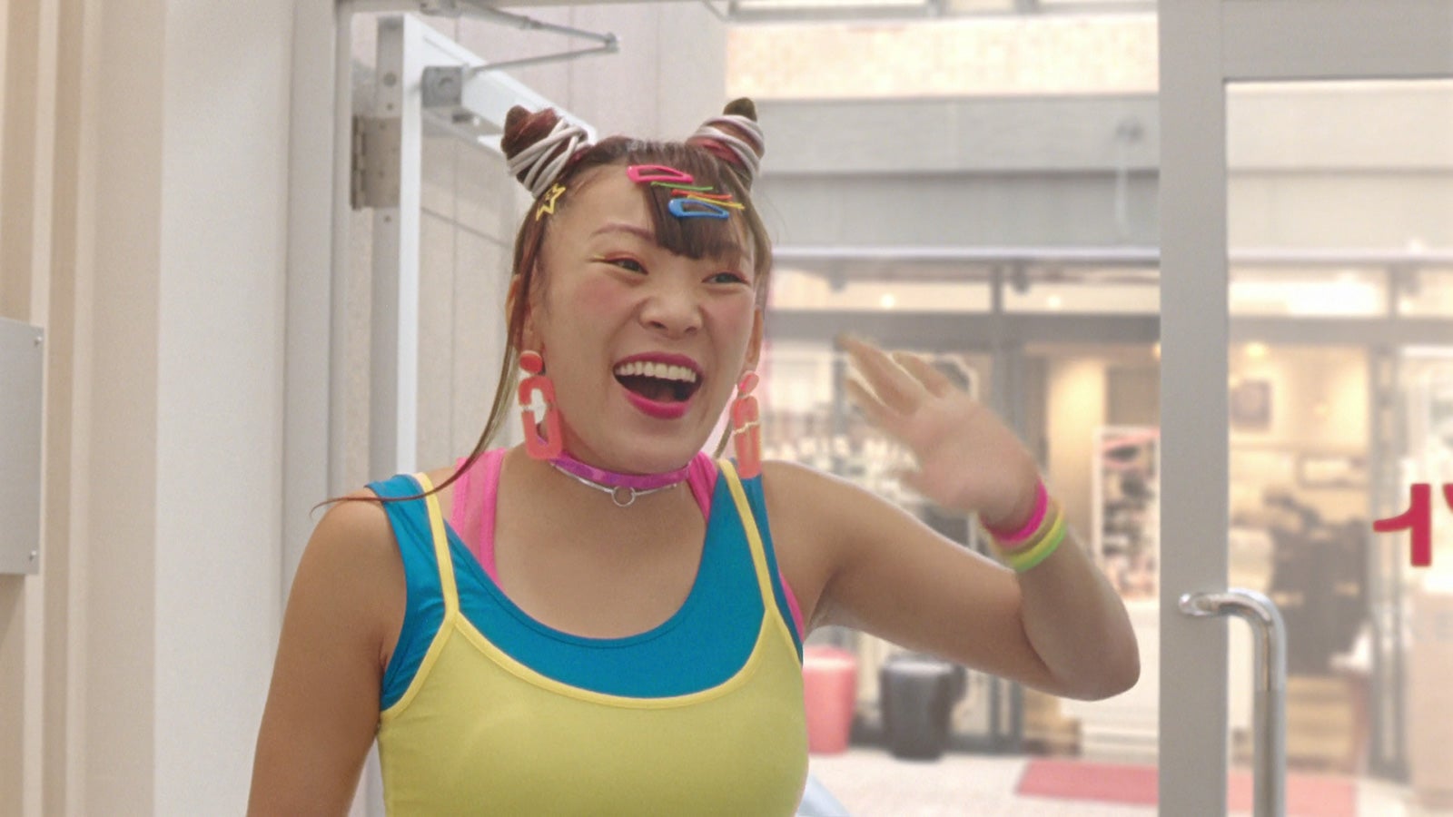 フワちゃん／新CM「珍客 フワちゃん」篇より（提供写真）