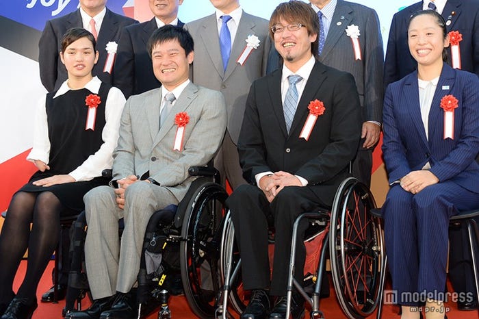 (左から)一ノ瀬メイ選手、国枝慎吾選手、池崎大輔選手、高桑早生選手