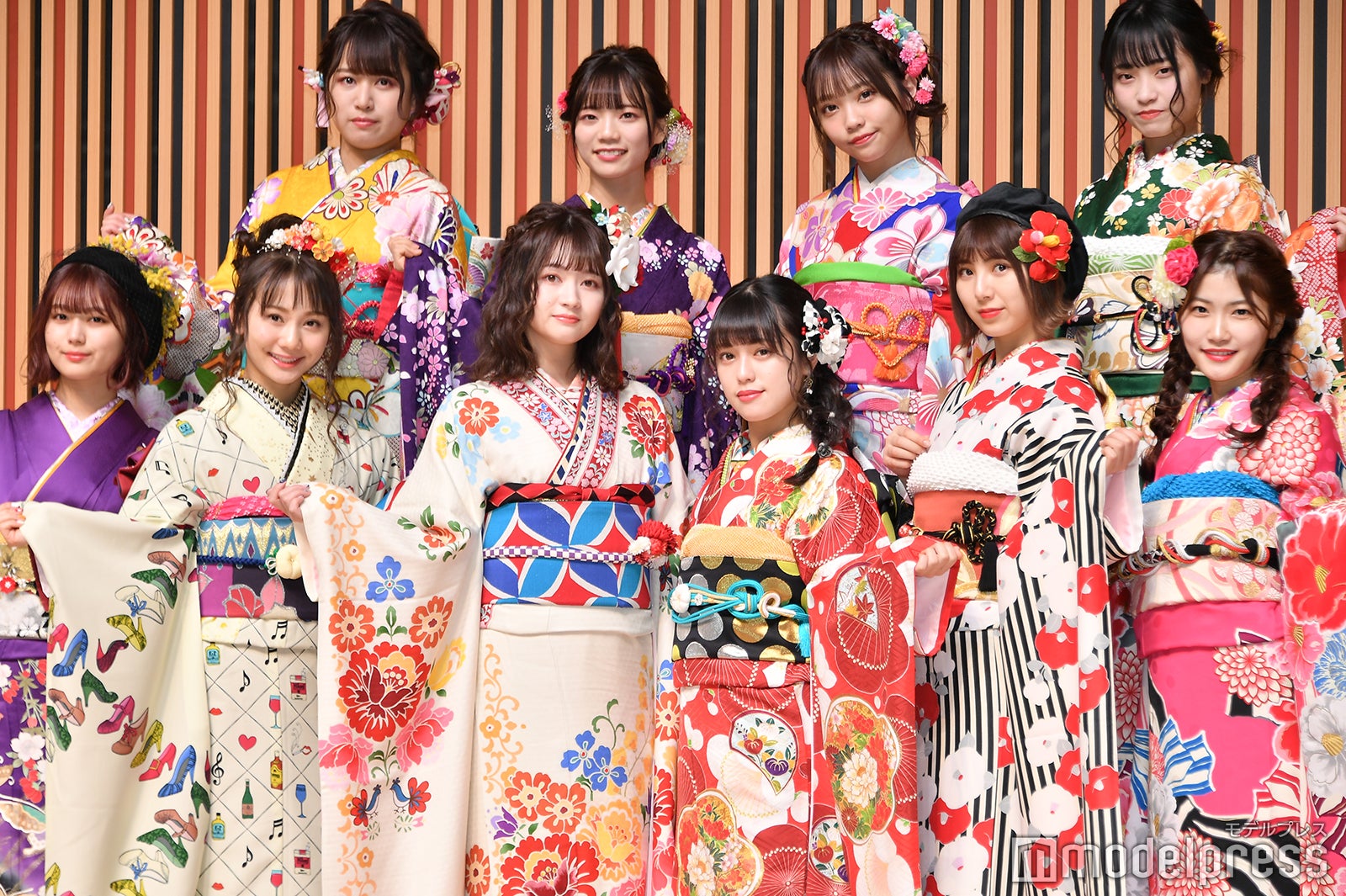 SKE48（前列左から）北野瑠華、松本慈子、江籠裕奈、竹内彩姫、、菅原茉椰、平田詩奈
（後列左から）福士奈央、西満里奈、仲村和泉、入内嶋涼 （C）モデルプレス