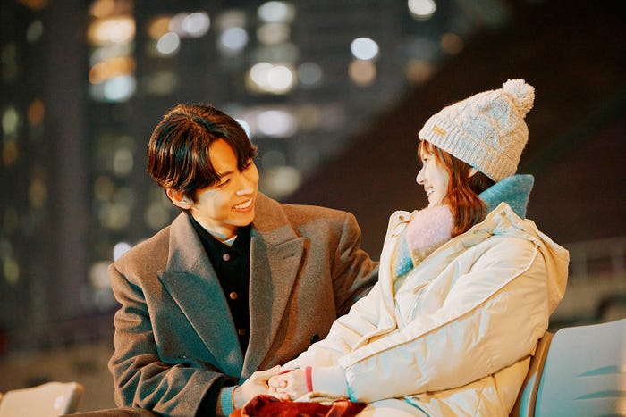 チュ・ジョンヒョク、多部未華子「スロウトレイン」(C)TBS