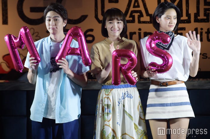 稲葉友、飯豊まりえ、山崎紘菜(C)モデルプレス