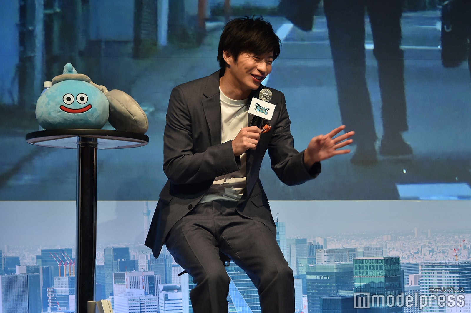 朝集合だったことについて中村倫也に「圭くんが忙しいから…」と言われ「いやいやいや」と笑う田中圭（C）モデルプレス