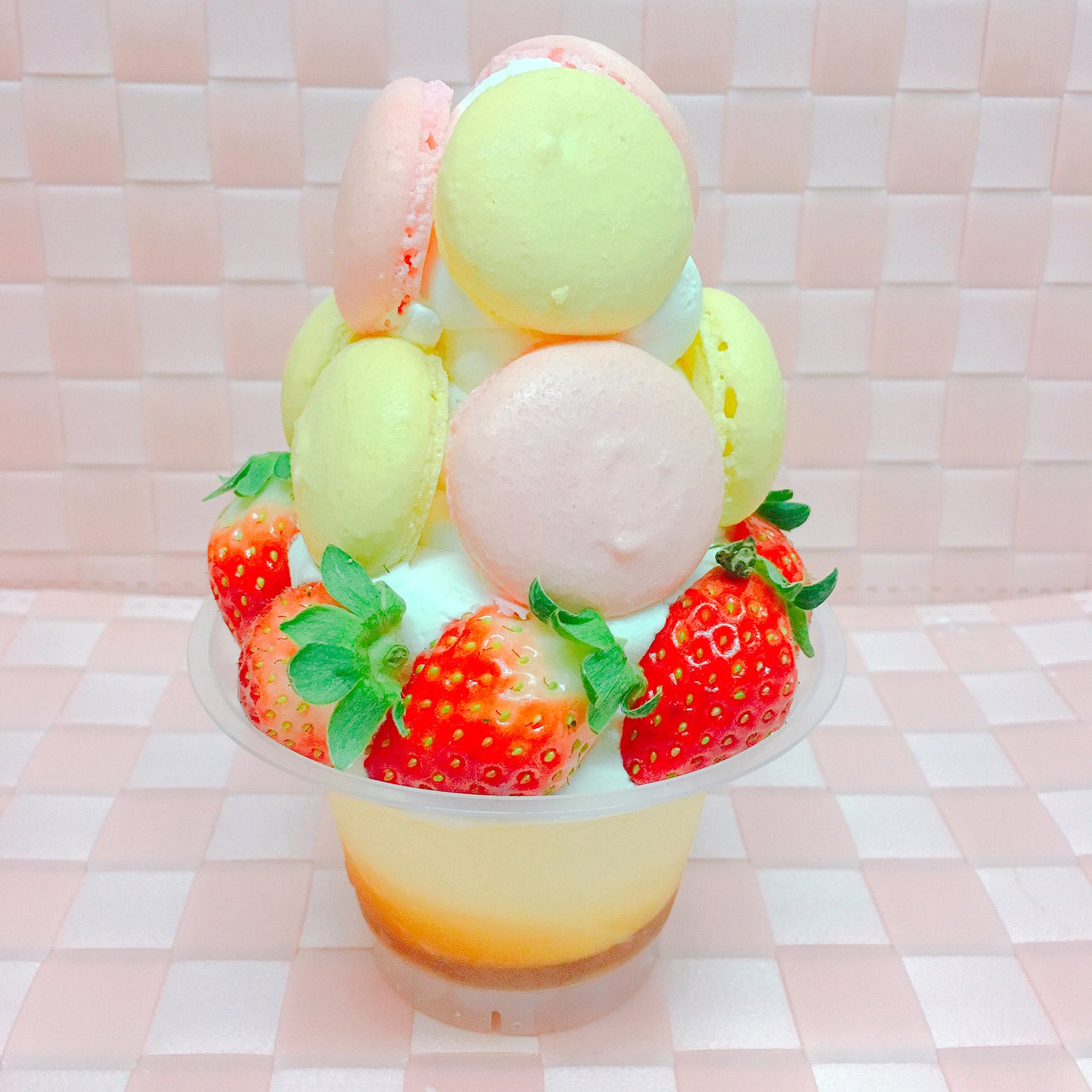 でらパフェ 名古屋マカロンタワー／画像提供：ふるさと祭り東京実行委員会