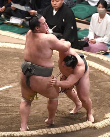 大相撲 関取復帰目指す炎鵬が無傷2連勝「昔のような気持ちが完全に戻っている」7連勝なら悲願成就