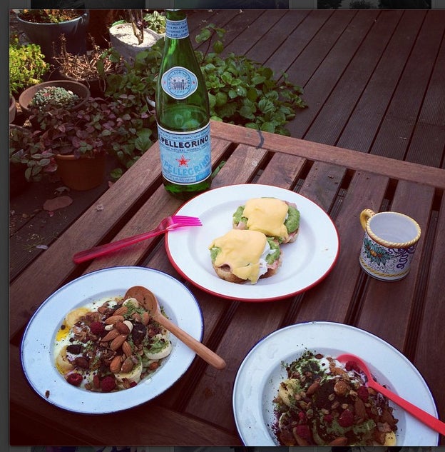 早起きしてテラスで朝ご飯を食べることも