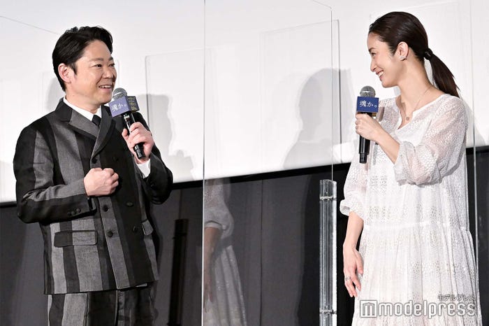阿部サダヲ、上戸彩 (C)モデルプレス