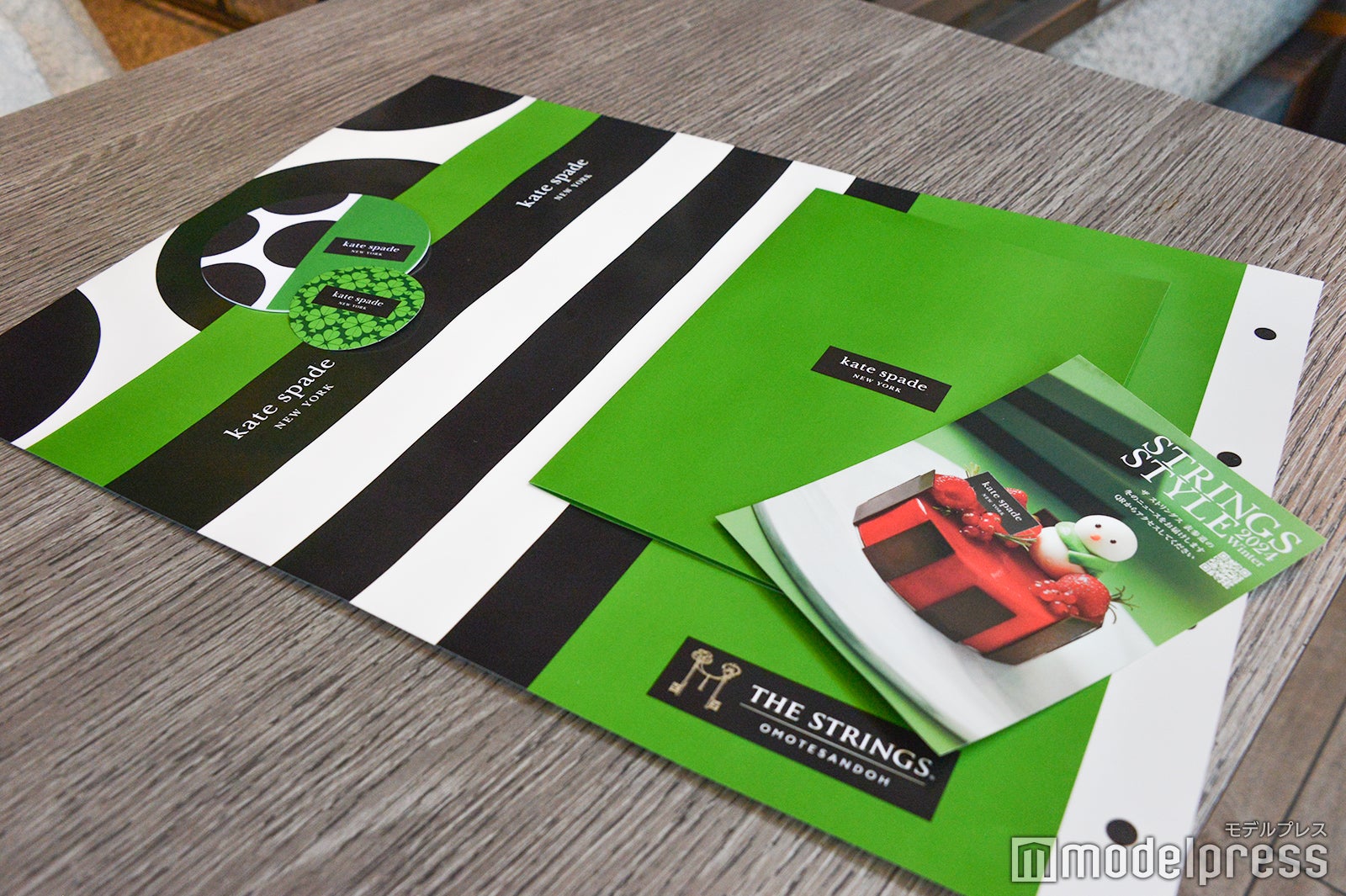 オリジナルランチョンマット、コースター、メニュー表（C）モデルプレス