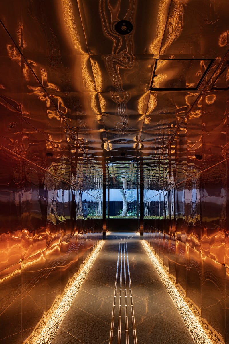 「ホテル トウ 西洞院 京都」京都駅徒歩圏内、“奥”がコンセプトのホテル