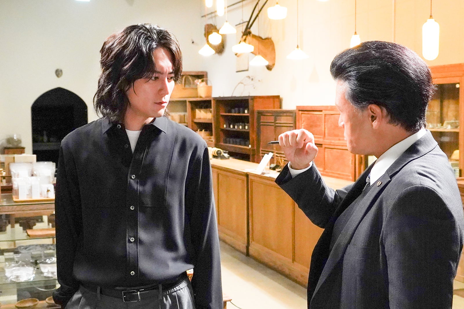 間宮祥太朗、橋本じゅん「ACMA：GAME アクマゲーム」第2話より（C）日本テレビ