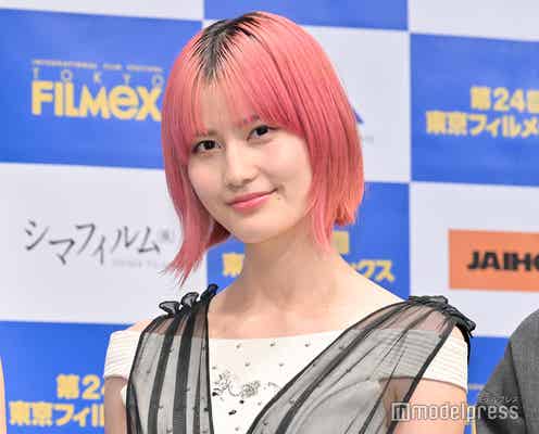 橋本愛、黒髪復活 ブルーヘアからの大胆イメチェンに「待ってました」「やっぱり似合う」とファン歓喜