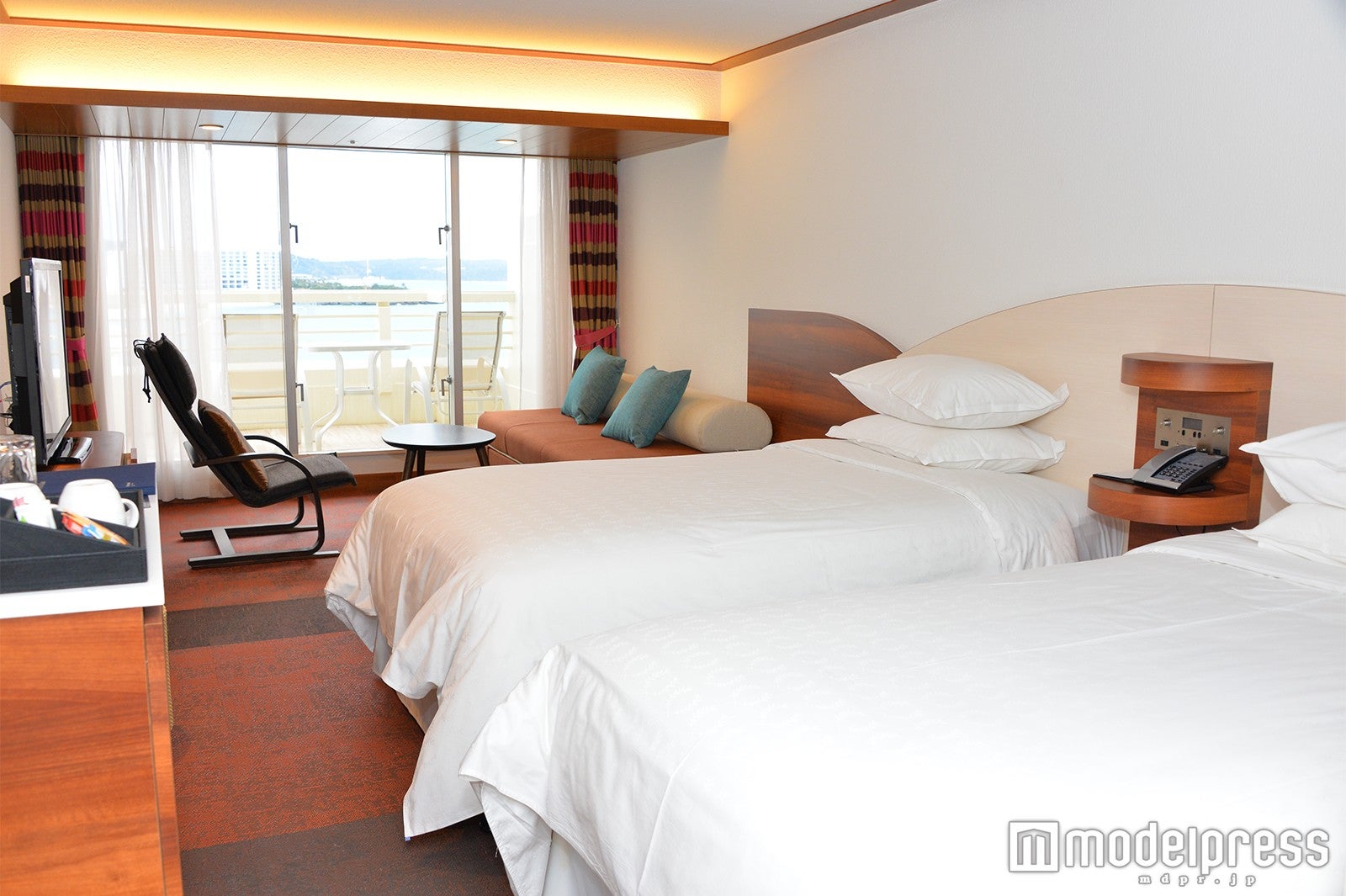 客室（C）モデルプレス