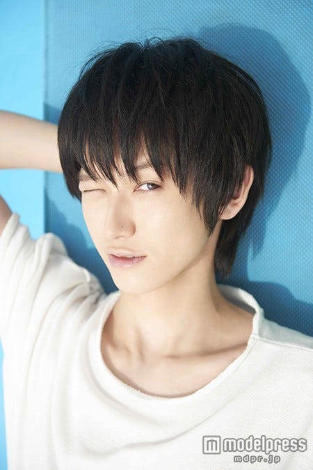 本郷奏多 カレンダー2016(C)東京ニュース通信社