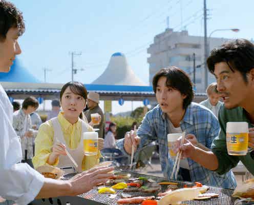 山崎賢人・上白石萌音・坂口憲二・西島秀俊、新CMで息ぴったり BBQでビール堪能