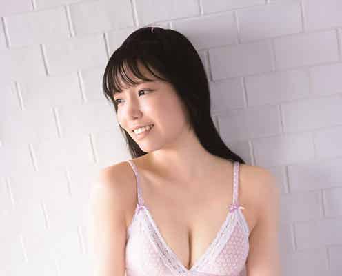 STU48岩田陽菜、爽やかピンクランジェリー姿披露 初写真集の先行カット解禁<選べないクレヨン>