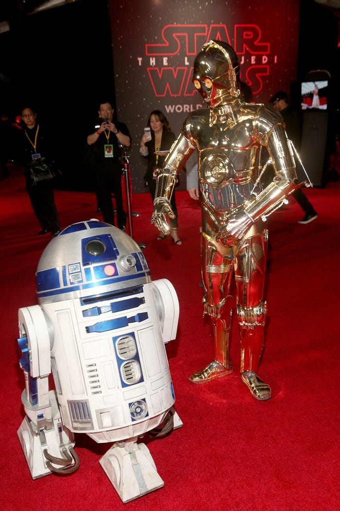 R2-D2とC-3PO(C)2017 Lucasfilm Ltd. All Rights Reserved.